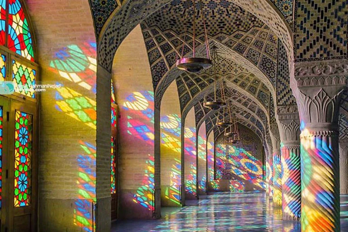 مسجد نصیرالملک از جاهای دیدنی شیراز